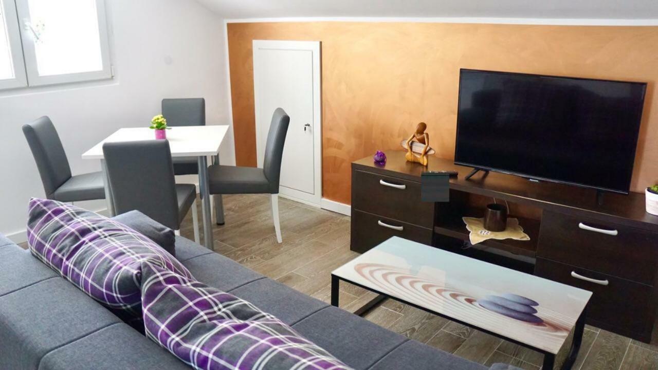 Zora Apartman